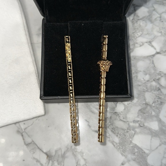 New in Box Versace Gold
Greca Asymmetric
Earrings - Picture 7 of 10
